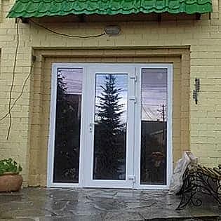 Пластиковые двери